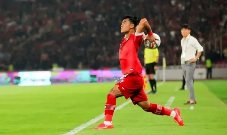 Các lỗi thường gặp khi thực hiện ném biên trong bóng đá